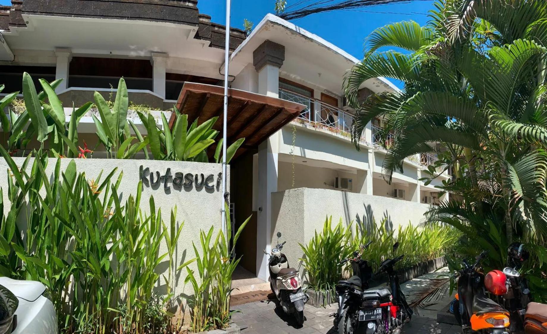 Kuta Suci Guesthouse Exterior photo