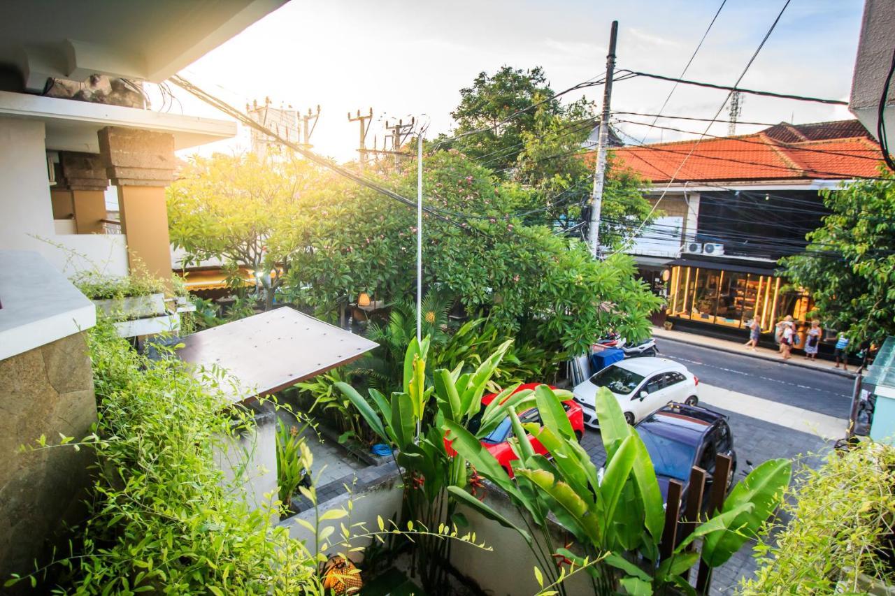 Kuta Suci Guesthouse Exterior photo